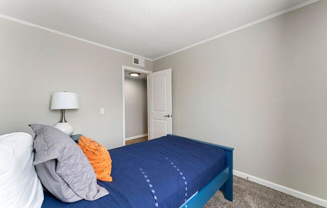 2 beds, 1 bath, 907 sqft, $1,070, Unit C38