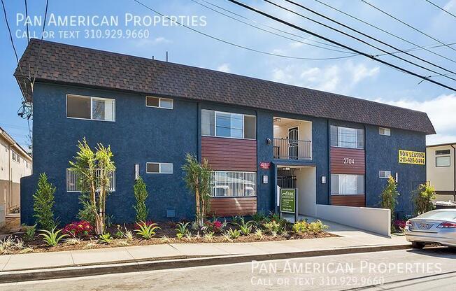 2704 VANDERBILT LN