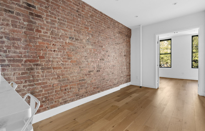347 5 AVE