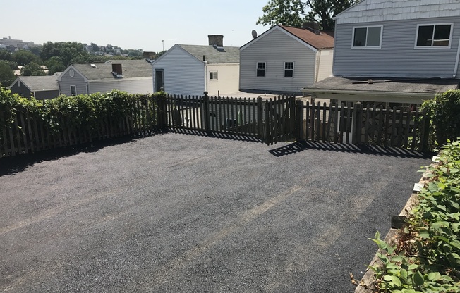 Mt Washington, 2 Bed 1.5 Bath House with Parking, A/C, Patio and More!