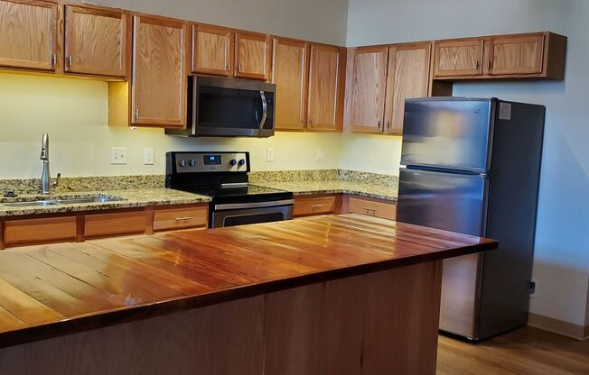 3 beds, 2 baths, 1,349 sqft, $1,996, Unit 206E