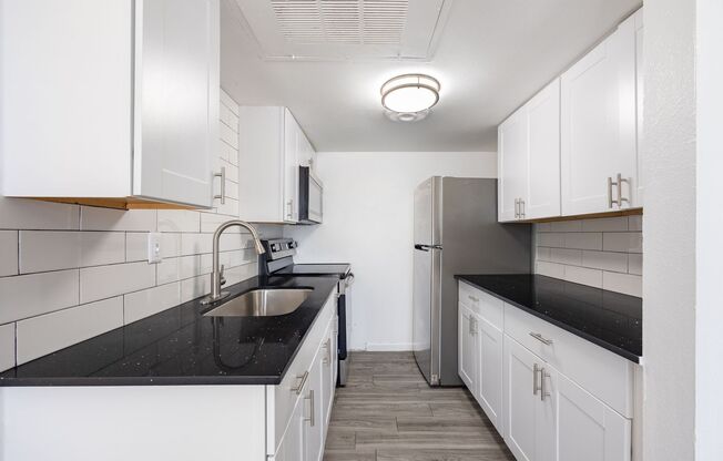 2 beds, 1 bath, 780 sqft, $1,149, Unit 11502