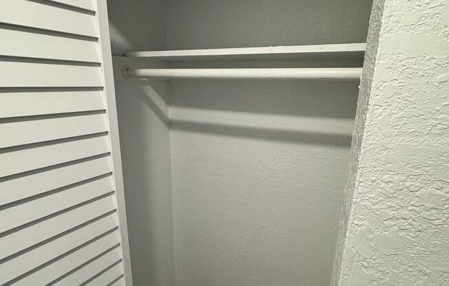 2 beds, 1 bath, 850 sqft, $1,925, Unit F106