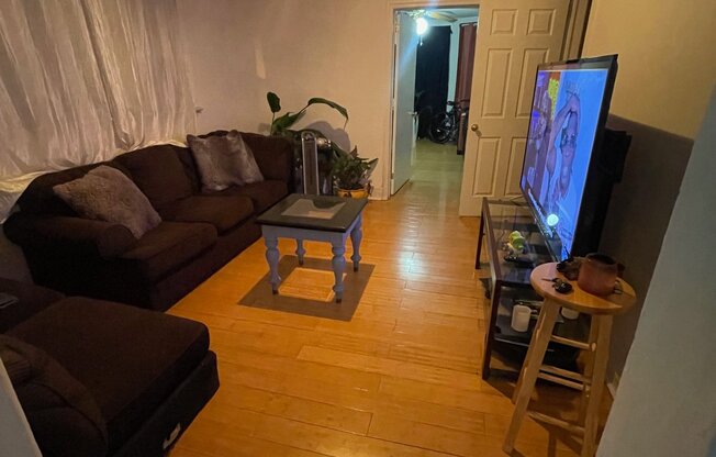 154 VAN REIPEN AVE