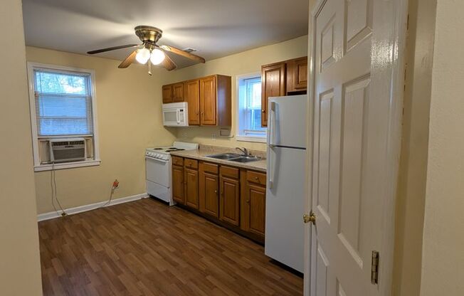 2 beds, 1 bath, $1,000