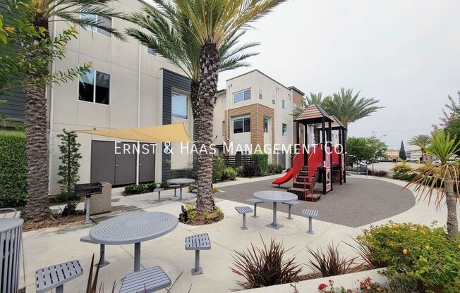 14414 STRAWBERRY LN
