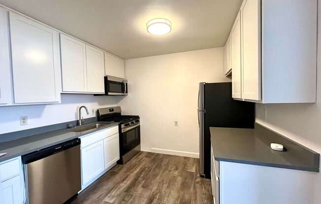 2 beds, 1 bath, $1,195, Unit 308