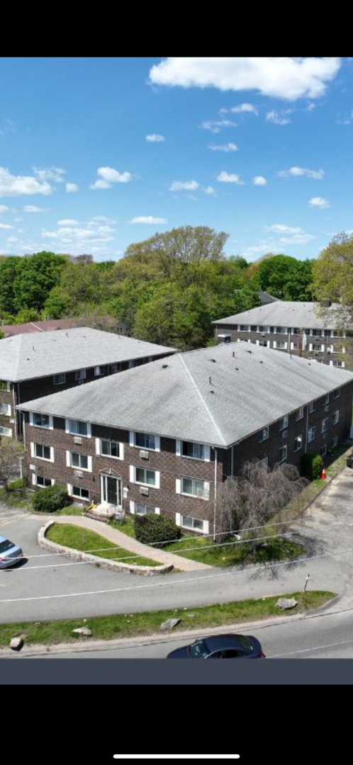 Willard Street Apartments offers the perfect location, with easy access to all major Highways 495 and Route 3.