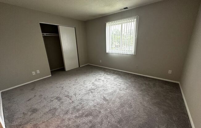1 bed, 1 bath, 755 sqft, $1,100, Unit 5728E