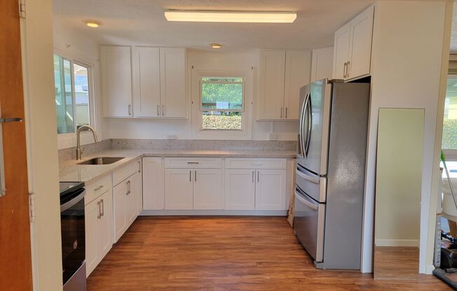 Large Upstairs Unit, Split AC, Renovated