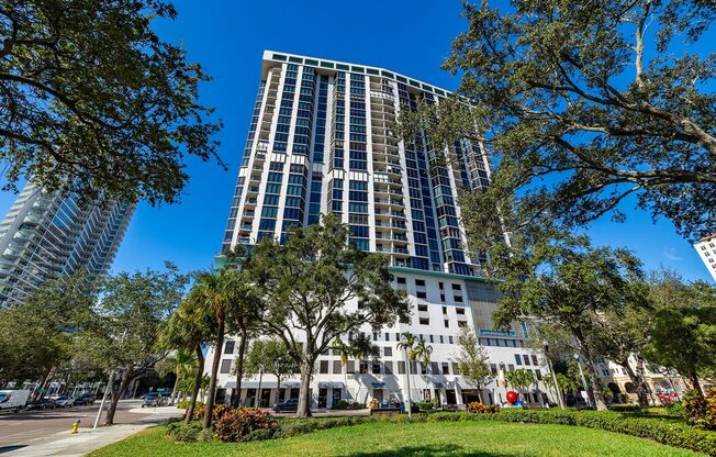 BAYFRONT TOWER | Highrise Condo in Downtown St. Pete with City Views