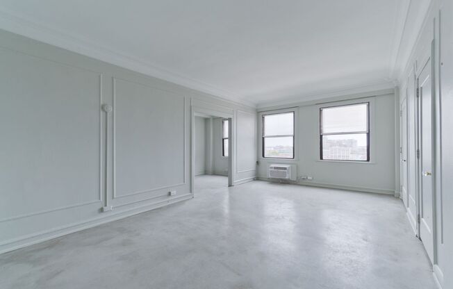 Studio, 1 bath, 450 sqft, $1,095, Unit 204