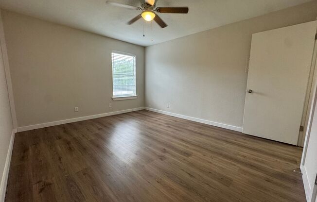 2 beds, 2 baths, 900 sqft, $1,412, Unit LAW11-216