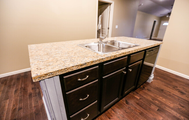 *--Walking Distance to MSU 4 bed 2.5 bath home and office with huge yard in the Phelps Grove Neighborhood!!--*