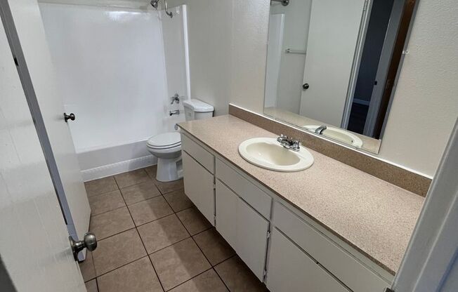 2 beds, 1.5 baths, 900 sqft, $2,550, Unit 75