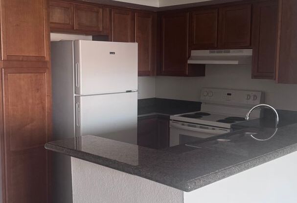 1 bed, 1 bath, 717 sqft, $950