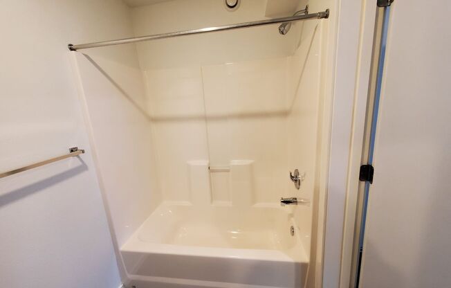 Studio, 1 bath, 176 sqft, $1,495, Unit 1300