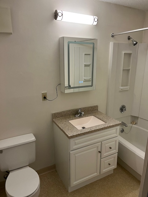 4 Cedar St