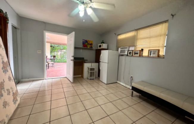 874 E 27 ST
