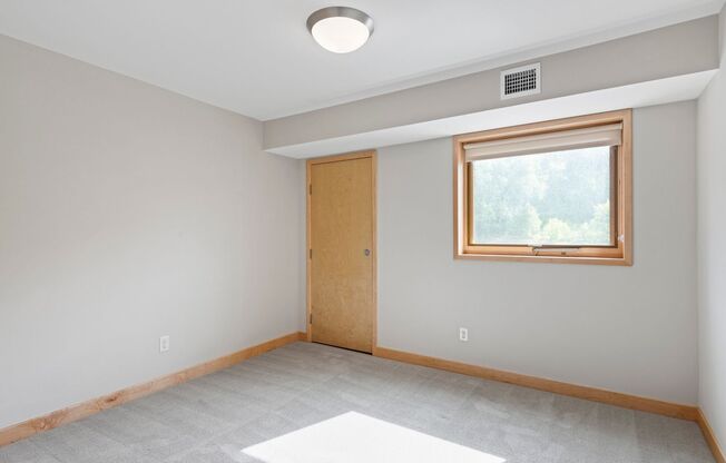 2 beds, 1 bath, 800 sqft, $1,799