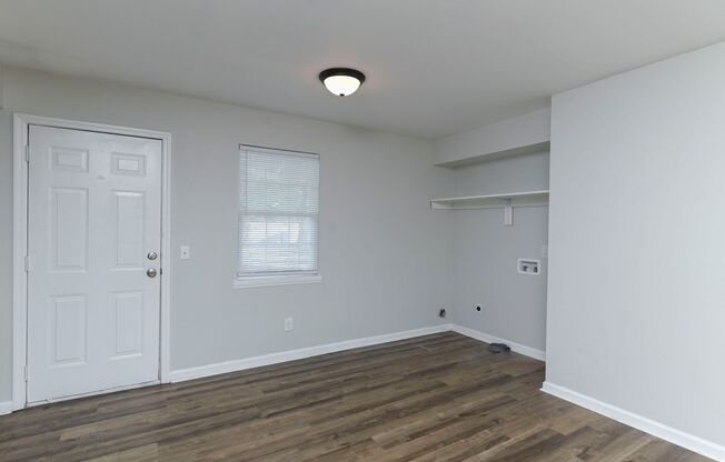 3 beds, 1 bath, 1,000 sqft, $1,100, Unit 1716 Ogden St UNIT G