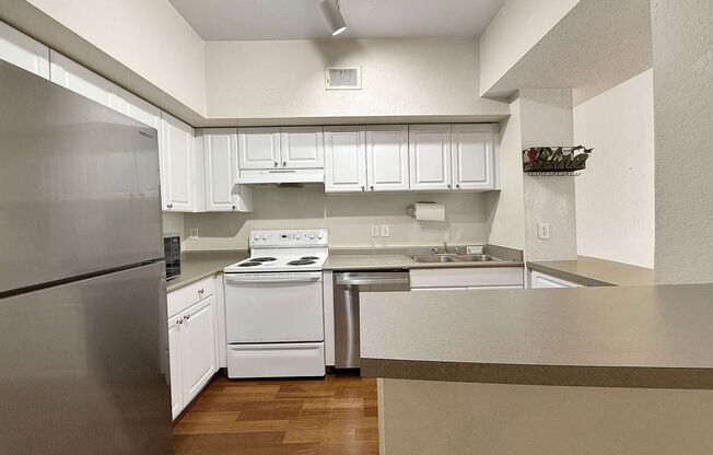 402 S Armenia Ave. #133