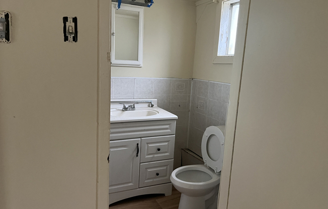216 E 108 ST