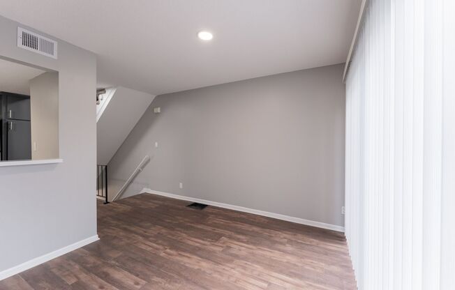 2 beds, 1.5 baths, 1,000 sqft, $1,405, Unit 421-16