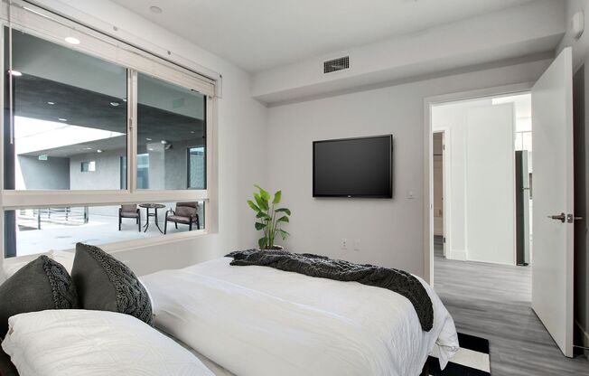 2 beds, 2 baths, 865 sqft, $2,595, Unit 406