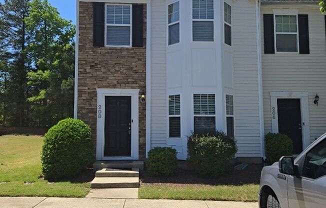 208 HAMPSHIRE DOWNS DR