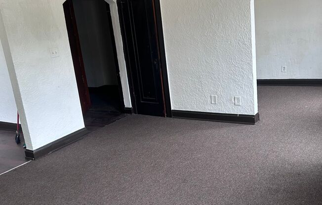 1-Bedroom Apartment on 2nd Floor with Heat Included – $700/Month