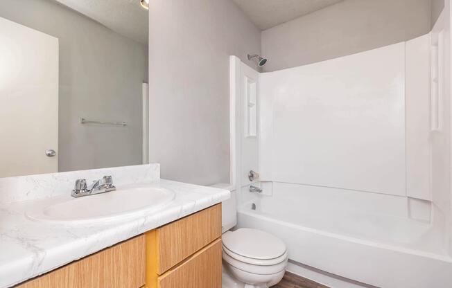 2 beds, 2 baths, 810 sqft, $1,230