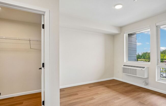 2 beds, 2 baths, 938 sqft, $2,325, Unit 215