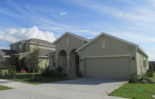 3 Bedroom plus study room,  2 Bath, 2 Car Garage,  Single Family Home at 2292 Natoma Blvd, Mount Dora FL 32757 For Rent