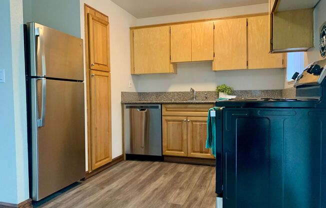 #374 CREEKSIDE APARTMENTS