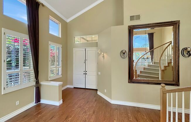 Beautiful & Spacious 5BD/3BA House in Eastlake W/ Central A/C, W/D, and Large Garage!