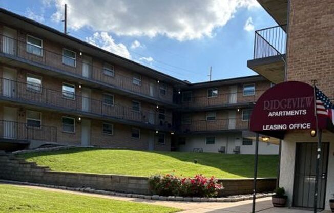 2 beds, 1 bath, 750 sqft, $800, Unit 9640 A2