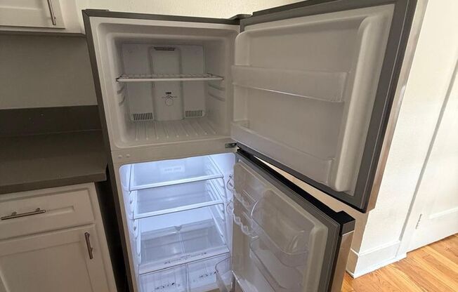 Studio, 1 bath, 300 sqft, $1,750, Unit 412