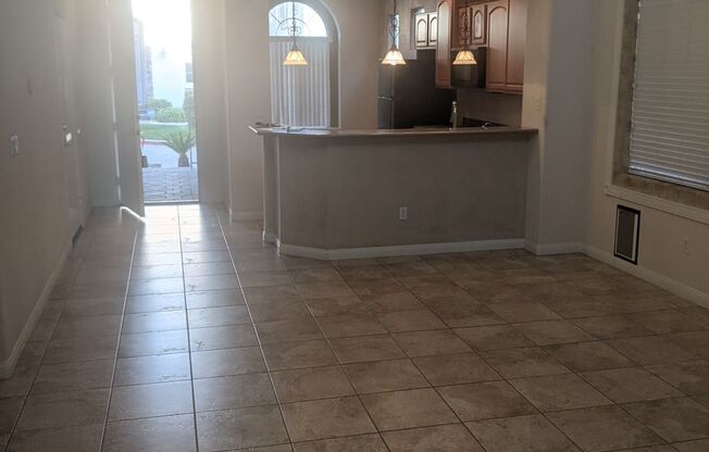 **Beautiful Summerlin Home – 3 Bed, 3 Bath, 2-Car Garage – Prime Location!**