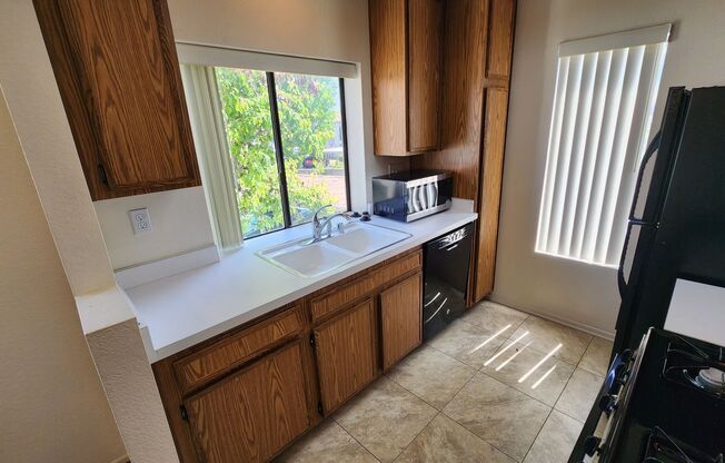 Mira Mesa Upstairs 1-Br + Covered Parking Space