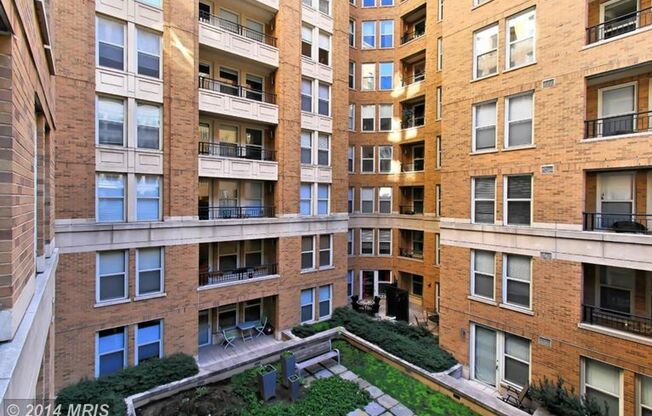 1 bed, 1 bath, $2,850, Unit Unit 608