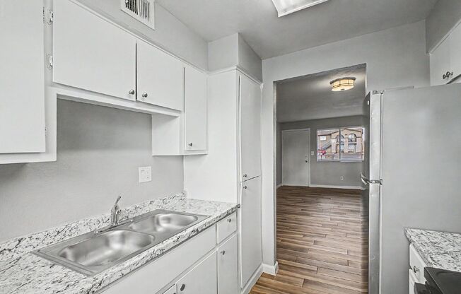 2 beds, 1 bath, 500 sqft, $925, Unit 102