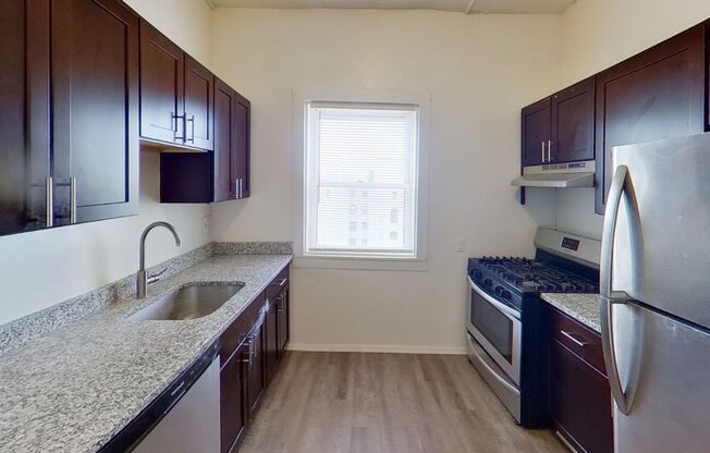 2 beds, 1 bath, 800 sqft, $1,649