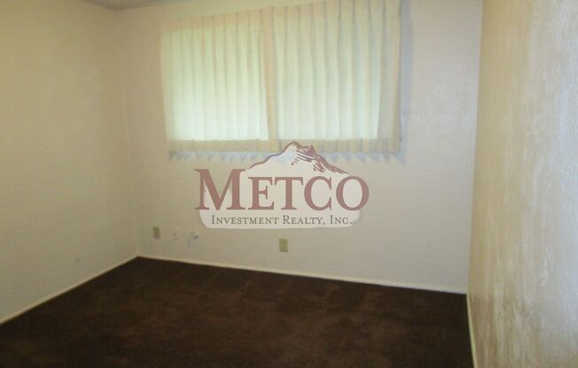 2 beds, 1 bath, 924 sqft, $1,495, Unit 740