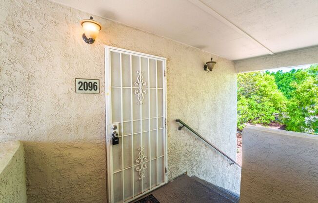 Charming Condo with new carpet & paint, located just minutes away from Summerlin!