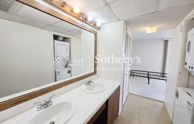 1 bed, 1 bath, $2,800, Unit #1903