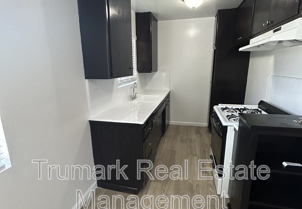 1811 HUNTINGTON DR