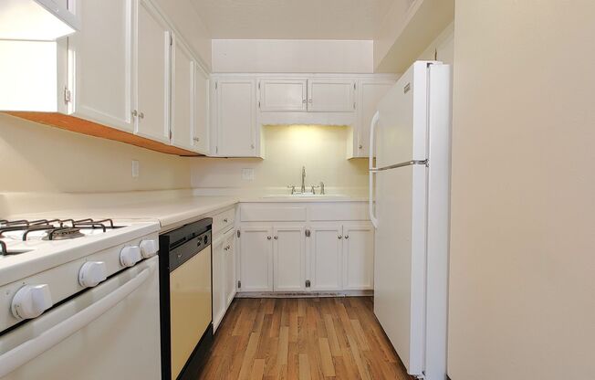 1 bed, 1 bath, 700 sqft, $895, Unit Unit 108