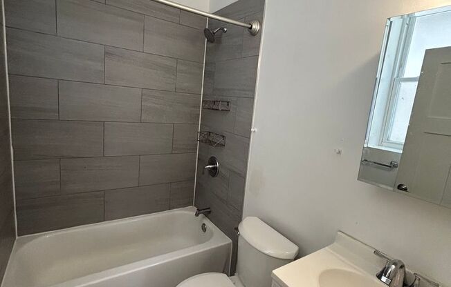 Studio, 1 bath, 600 sqft, $1,300, Unit 4826H-G