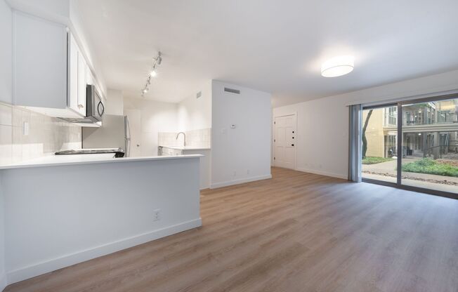 1 bed, 1 bath, 660 sqft, $1,550, Unit OPA-143